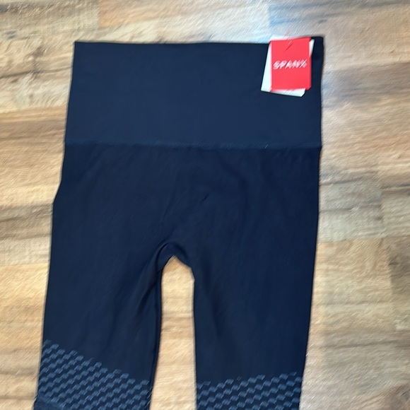 SPANX SEAMLESS MOTO LEGGINGS WOMEN SIZE SMALL NAVY  NEW - Picture 4 of 10